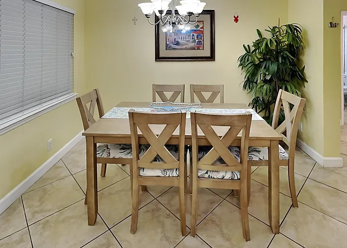 Barefoot B-201 Apartment
